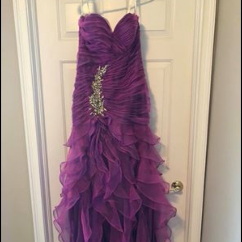 Evening Gown - Picture 2 of 3